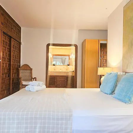 Golondrinas By Sol Maestranza Μαρμπέλλα