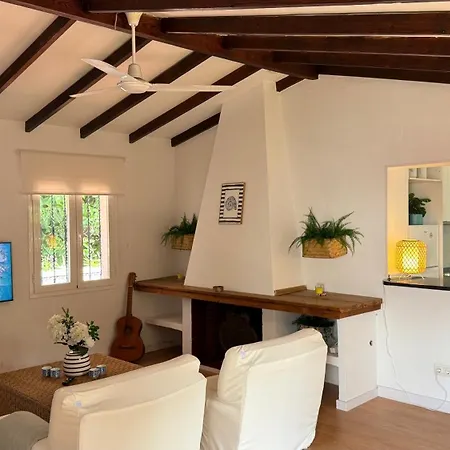 Golondrinas By Sol Maestranza Μαρμπέλλα